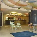 布达佩斯假日海滩疗养及桑拿公园酒店 4*