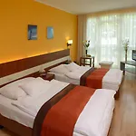 Holiday Beach Budapest Hotel