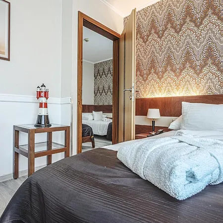 Holiday Beach Budapest Hotel Hotel 4*