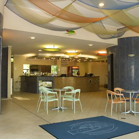 Holiday Beach Budapest Hotel 4*