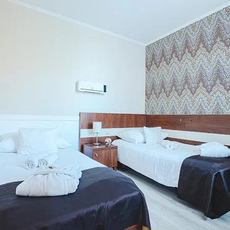 Holiday Beach Budapest Hotel