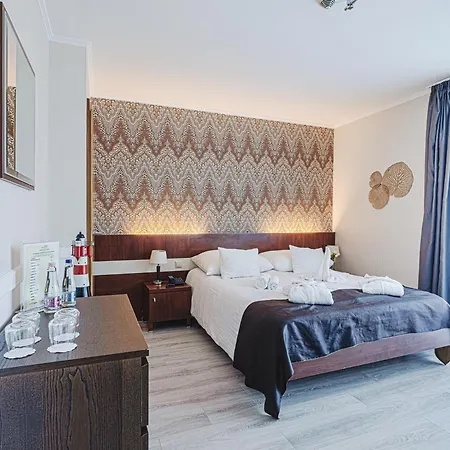 Holiday Beach Budapest Hotel 4*