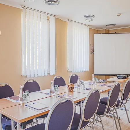 Holiday Beach Budapest Hotel Hotel