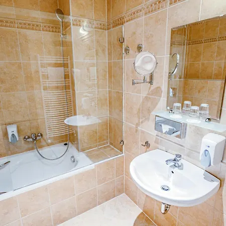 Holiday Beach Budapest Hotel Budapeşte