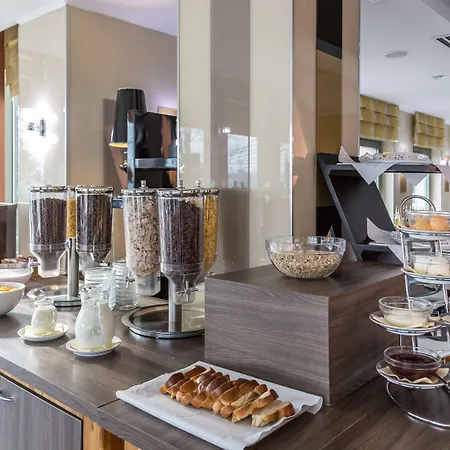 Holiday Beach Budapest Hotel Hotel