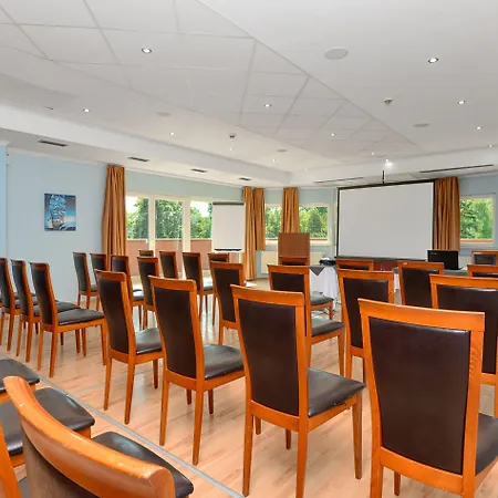 Hotel Holiday Beach Budapest Hotel 4*