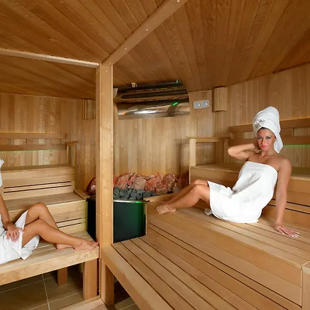Hotel Wellness With Sauna Park