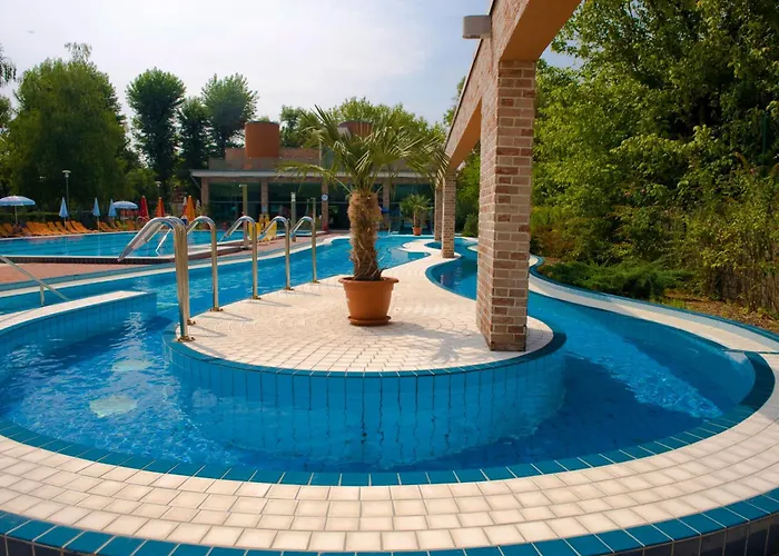 Holiday Beach Budapest Hotel Hotel