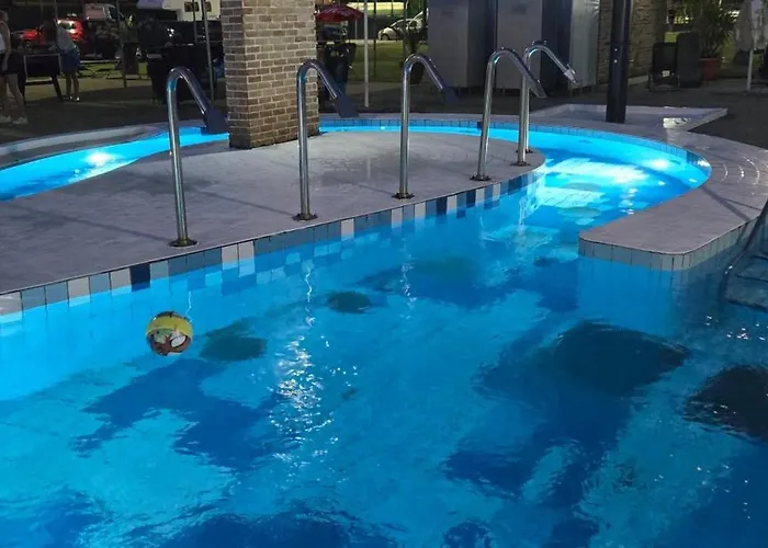 Holiday Beach Budapest Hotel