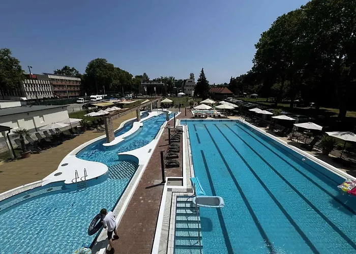 Holiday Beach Budapest Hotel 4* Boedapest