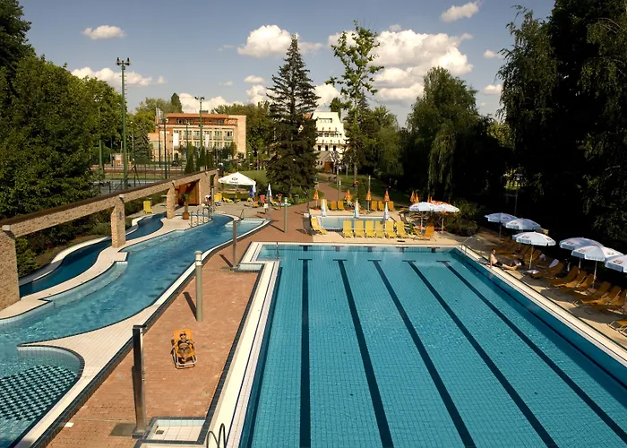 Holiday Beach Budapest Hotel Hotel 4*