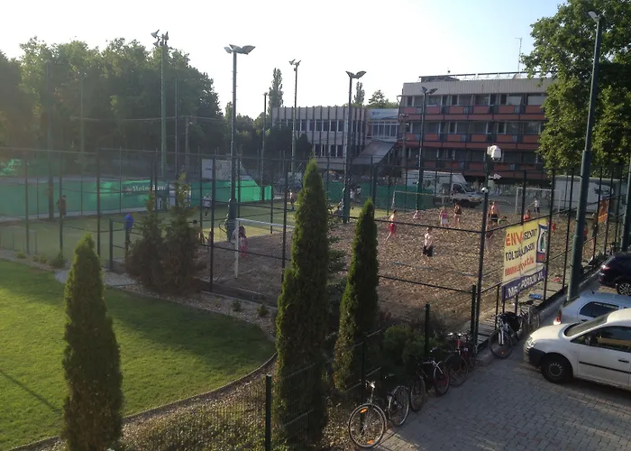 Holiday Beach Budapest Hotel 4*