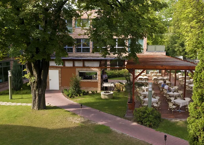 Holiday Beach Budapest Hotel Hotel 4*