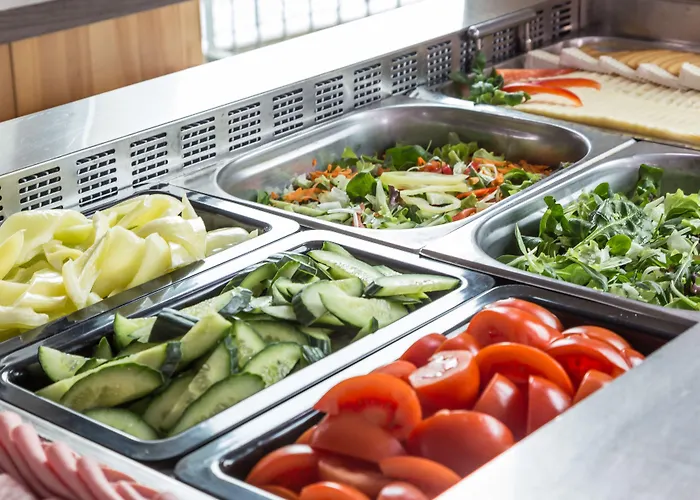 Holiday Beach Budapest Hotel 4*