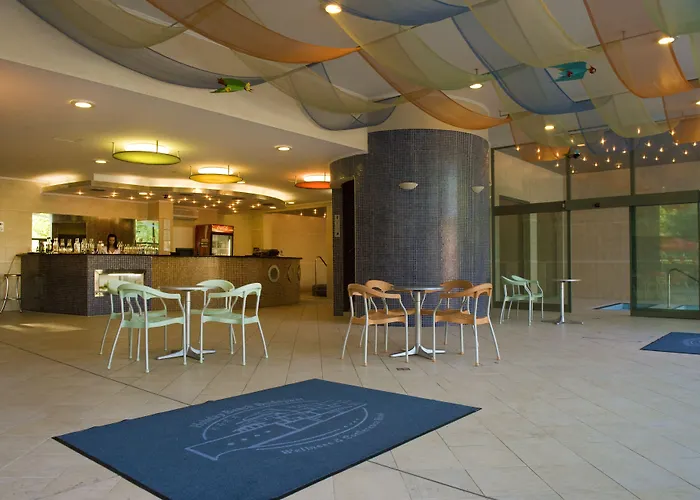 Holiday Beach Budapest Hotel Hotel 4*