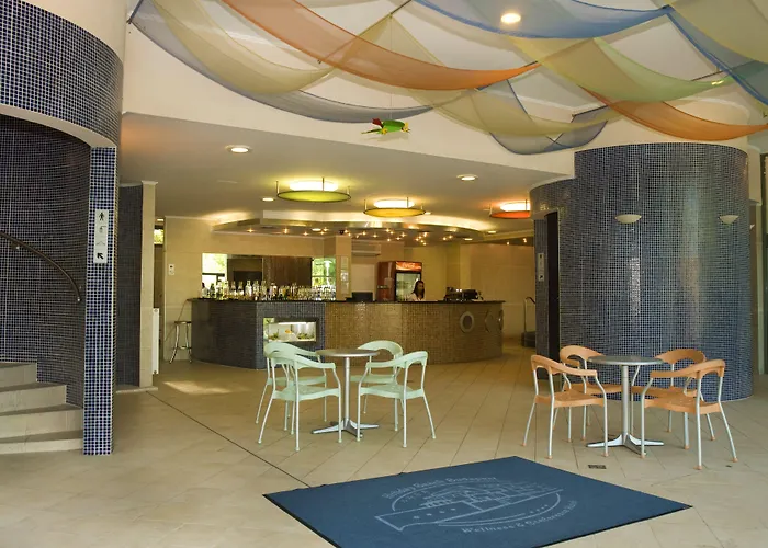 Holiday Beach Budapest Hotel 4*