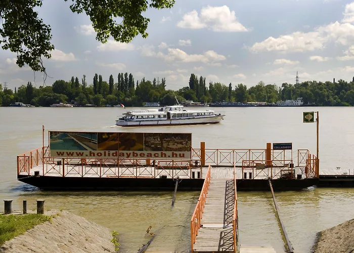 Holiday Beach Budapest Hotel Hotel 4*