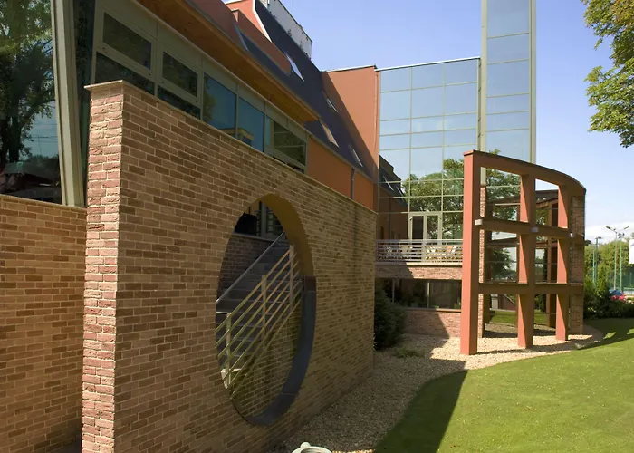 Holiday Beach Budapest Hotel 4*