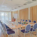 Holiday Beach Budapest Hotel Otel