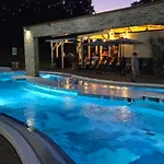 Otel Holiday Beach Budapest Hotel