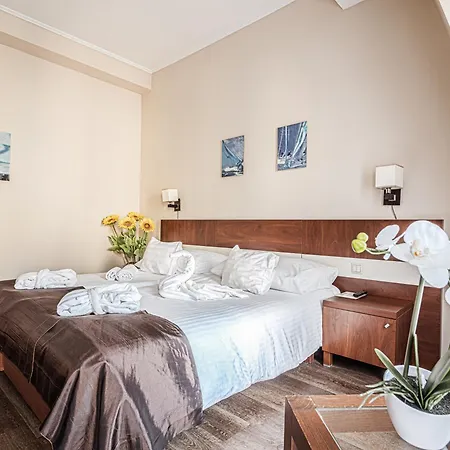 Szálloda Wellness With Sauna Park 4*