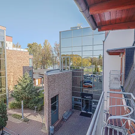 Holiday Beach Budapest Hotel Szálloda