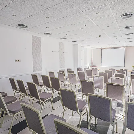 Holiday Beach Budapest Hotel 4* Budapest