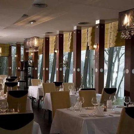 Hotel Wellness With Sauna Park 4*