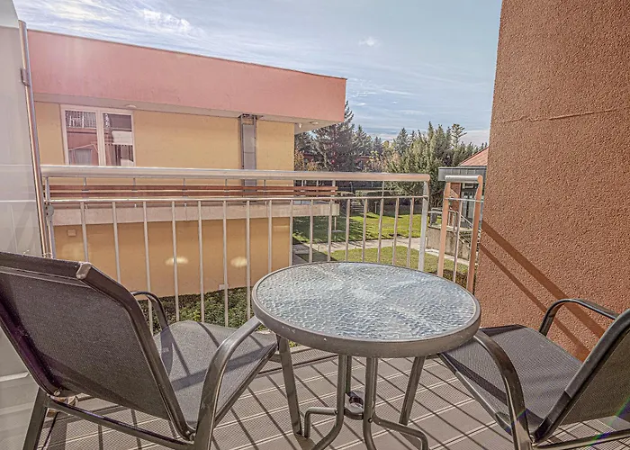 Szálloda Holiday Beach Budapest Hotel 4*