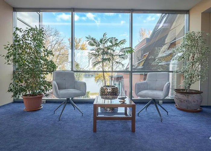 Holiday Beach Budapest Hotel 4*