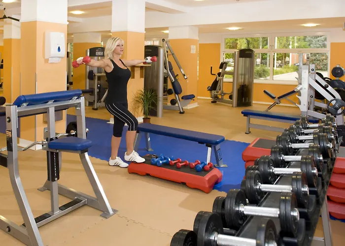 Holiday Beach Budapest Hotel Szálloda 4*