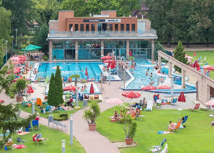 Holiday Beach Budapest Hotel 4*
